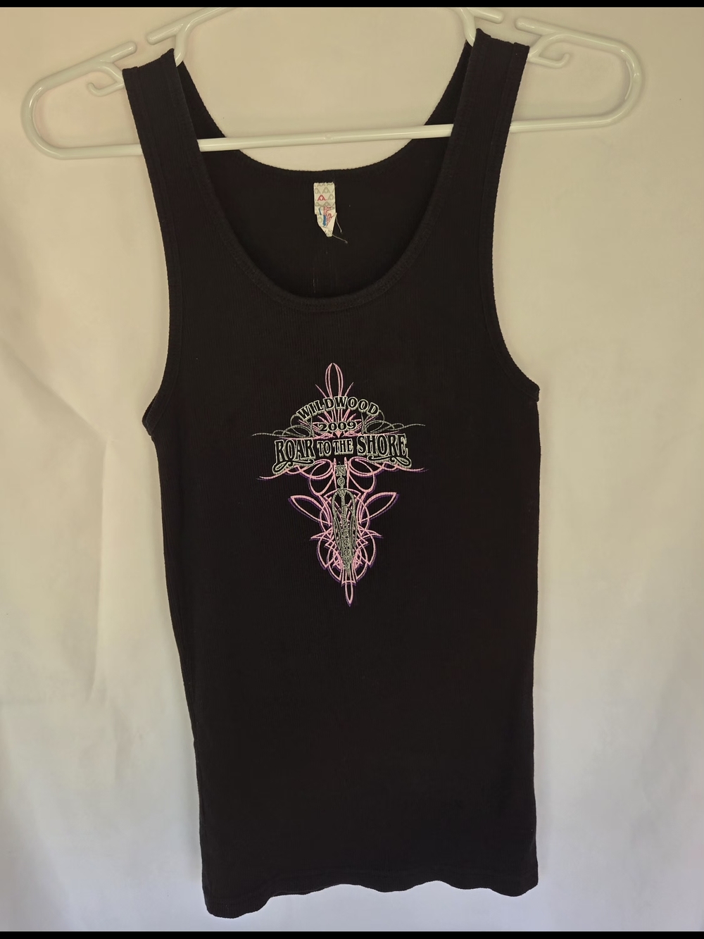 Women's vintage Roar to the shore, Wildwood, new jersey 2009 black tank top.